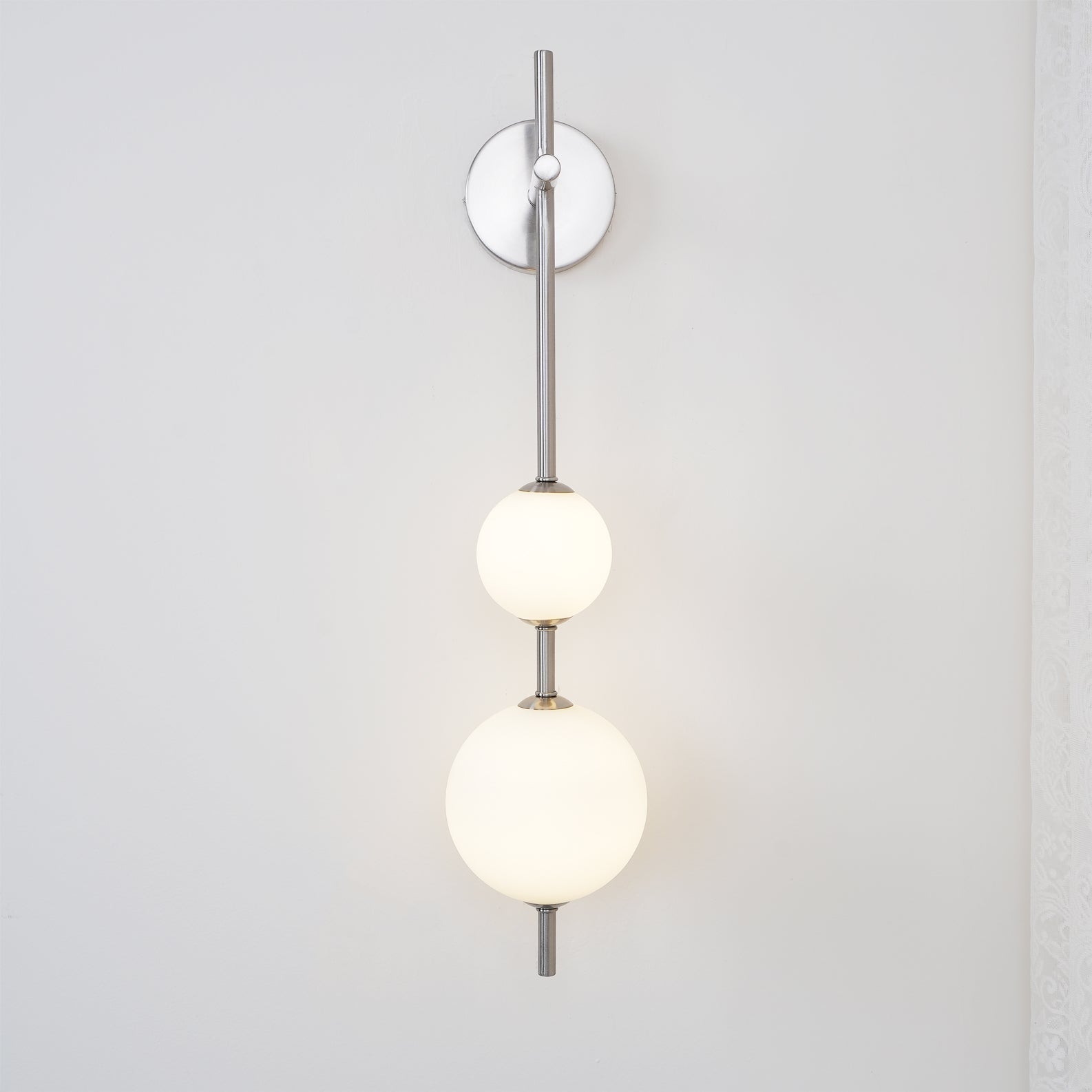 Cerin Vertical Globe Wall Lamp - Neutralighting