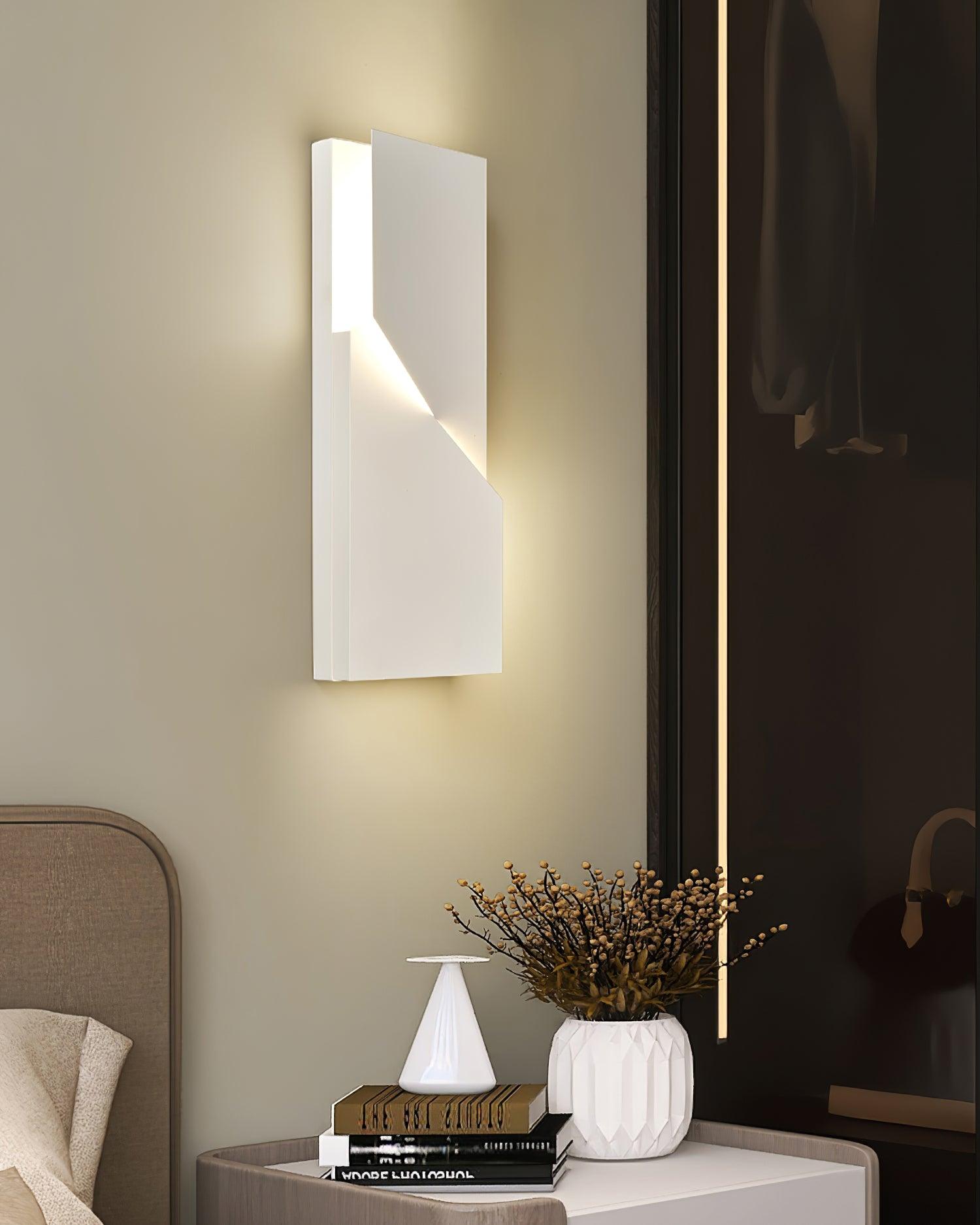 Wall Lamp 3D Geometric Panels Layered Light Art Remote Dimming Modern - Neutralighting