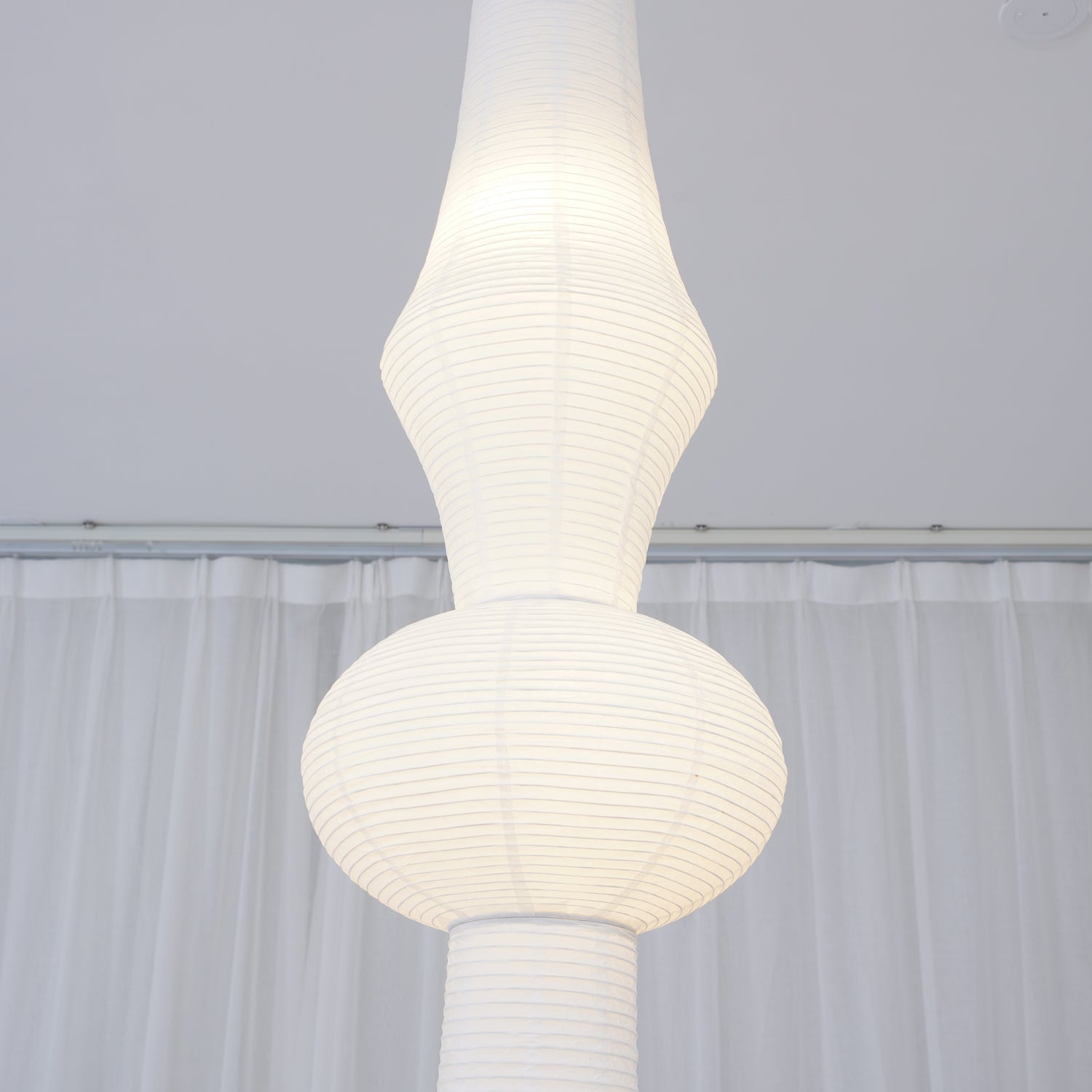 Faye Sculptural Paper Vertical Pendant Light - Neutralighting