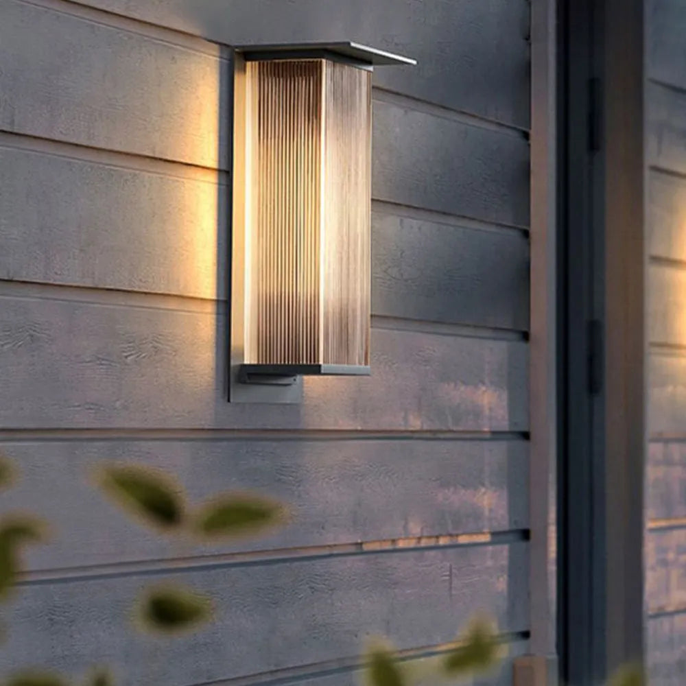 Ray Modern Rectangular Metal Outdoor Wall Lamp, Black - Neutralighting