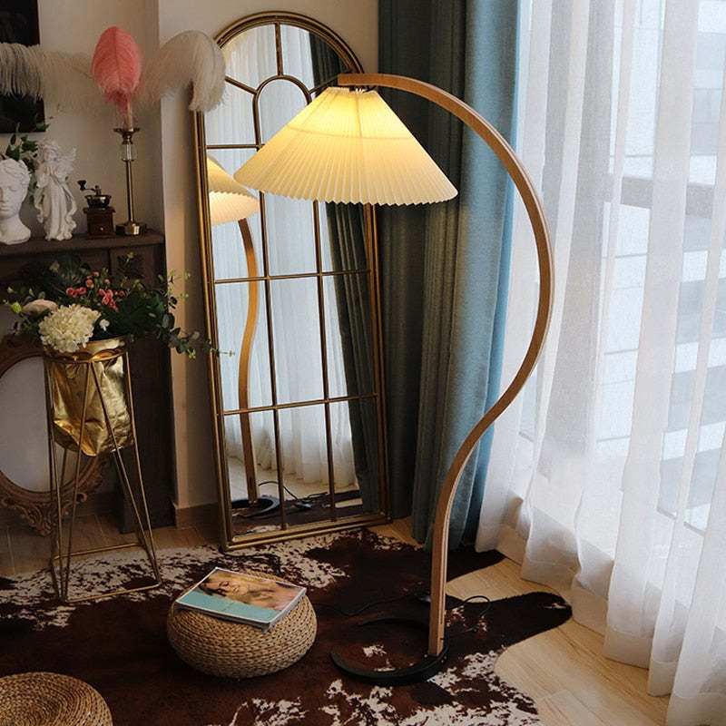 Muto Unique LED Floor Lamp, Wood/Metal, Living Room - Neutralighting